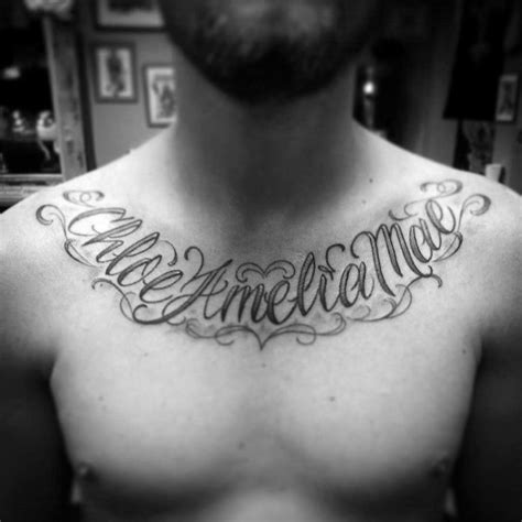 tatuajes de nombres en el pecho|Tatuajes en el pecho letras para hombre